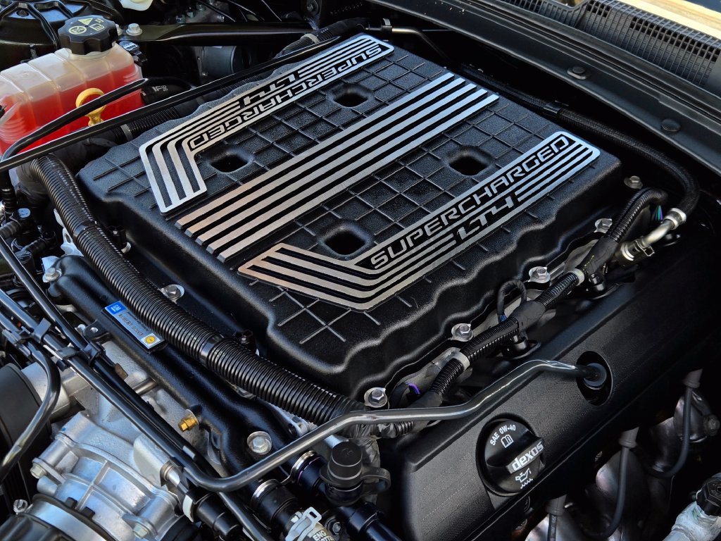 Used 2020 Chevrolet Camaro ZL1 RWD image 25