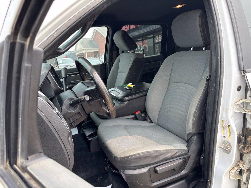 Used 2022 RAM 2500 Big Horn AWD/4WD image 2