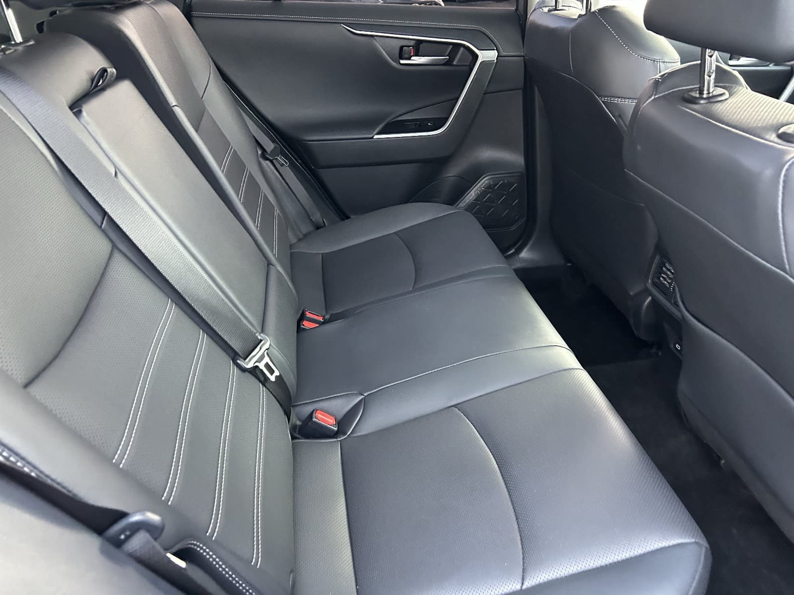 Used 2025 Toyota RAV4 Limited w/ Advanced Technology Package FWD image 17