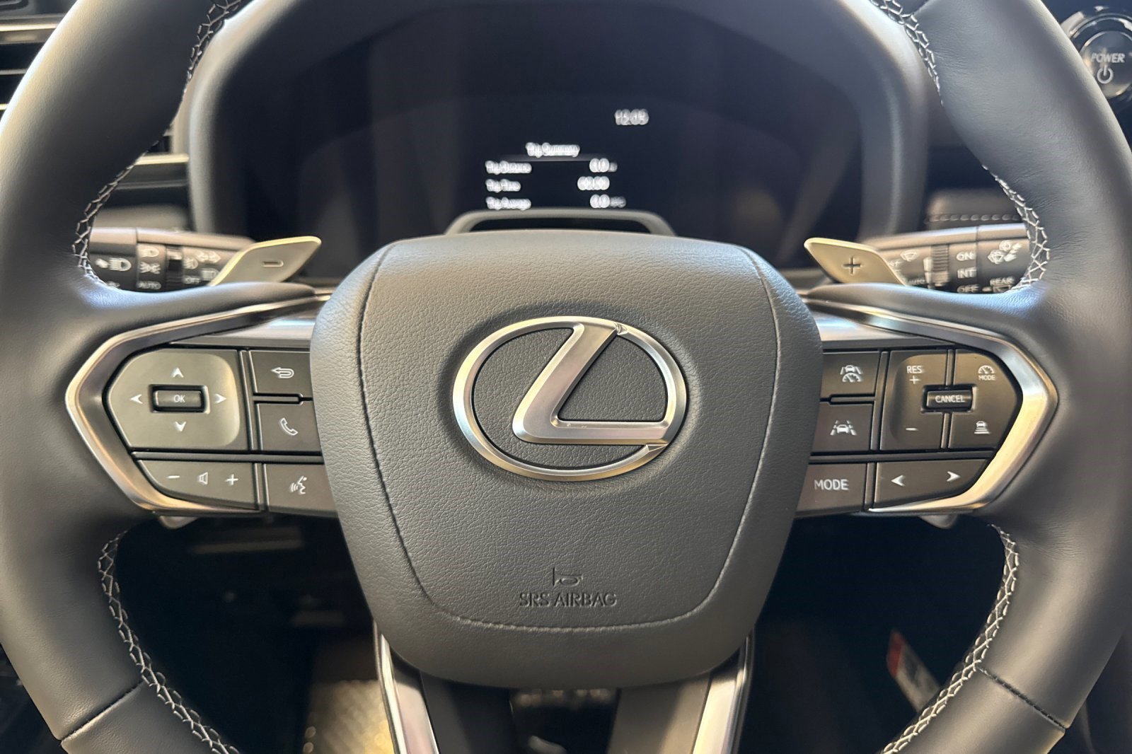 Used 2026 Lexus LX 700h Overtrail AWD/4WD image 18