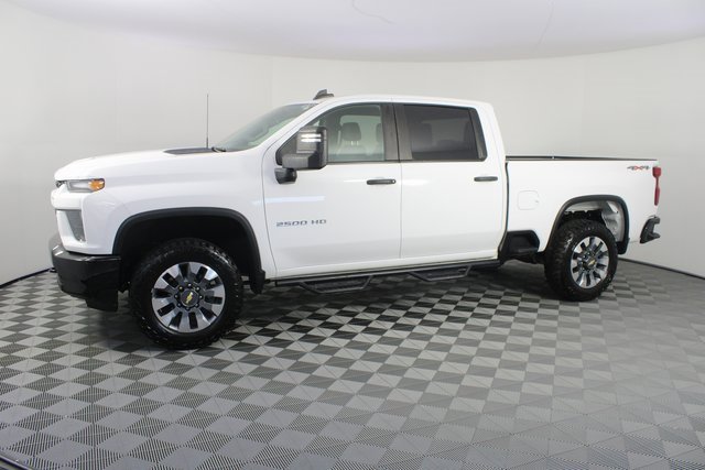 Used 2022 Chevrolet Silverado 2500 Custom w/ Custom Value Package image 2
