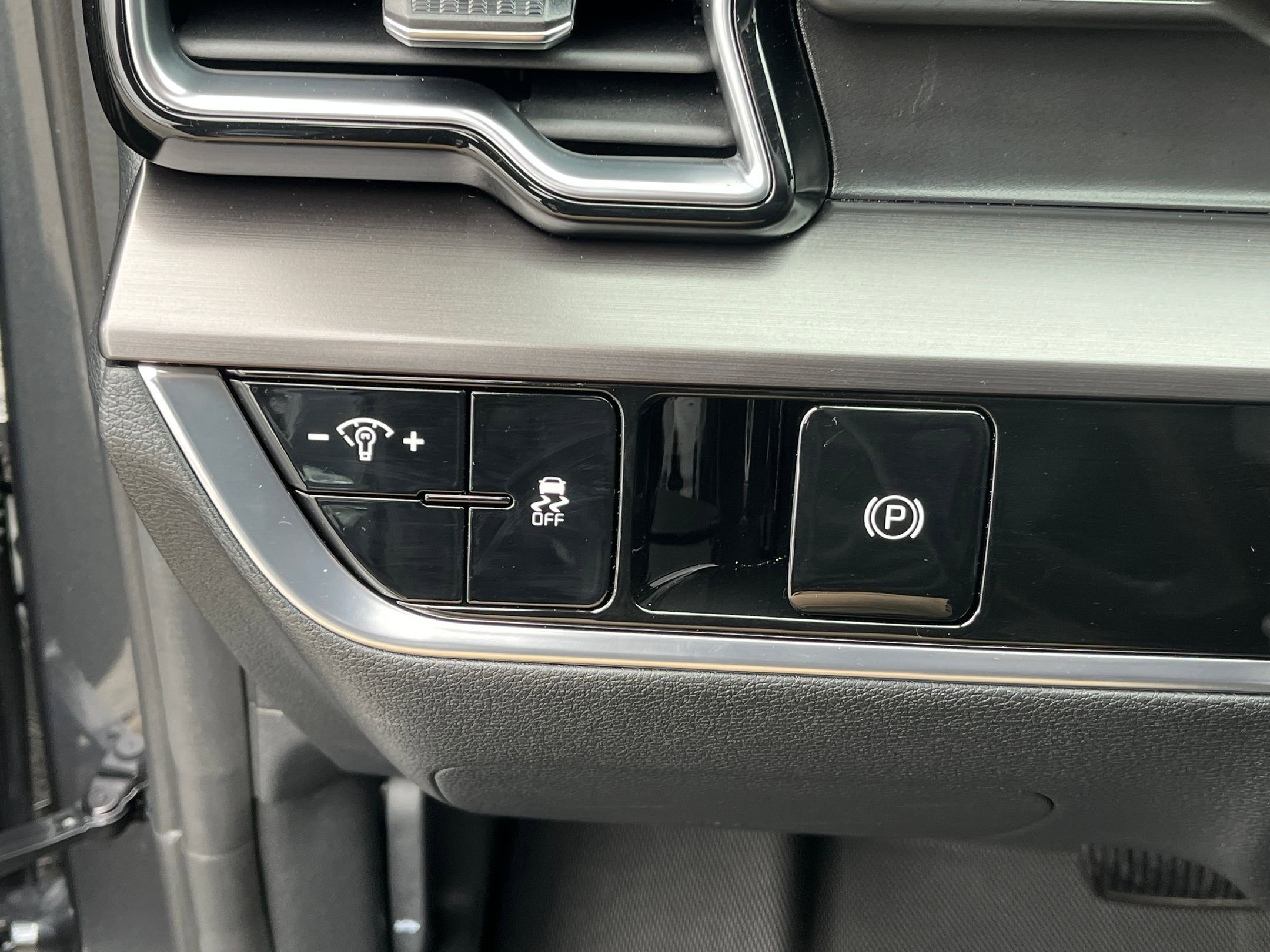 Used 2025 Kia Sportage EX image 17