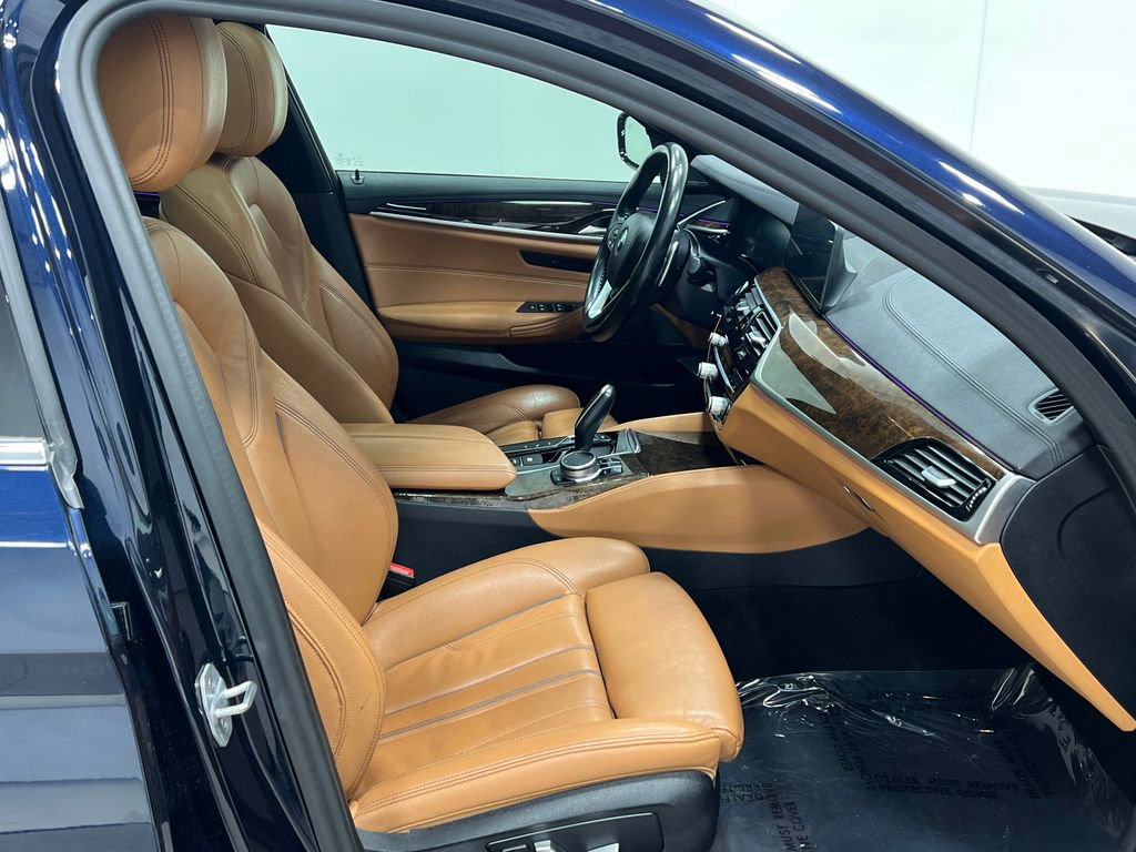 Used 2020 BMW 530e xDrive w/ Premium Package AWD/4WD image 35