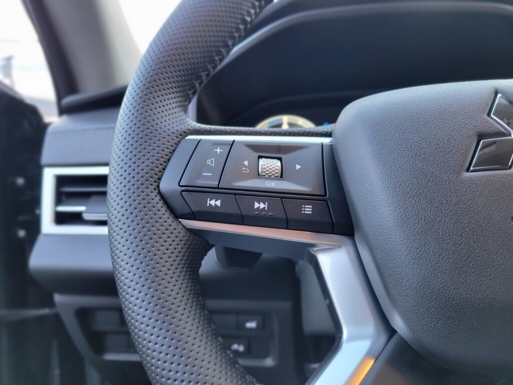 New 2025 Mitsubishi Outlander SEL image 27
