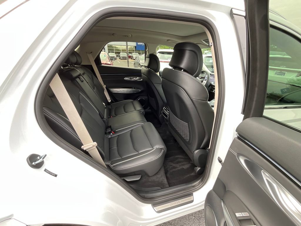 Used 2026 Genesis Electrified GV70 image 24