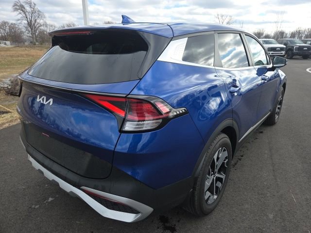 Used 2025 Kia Sportage EX image 3