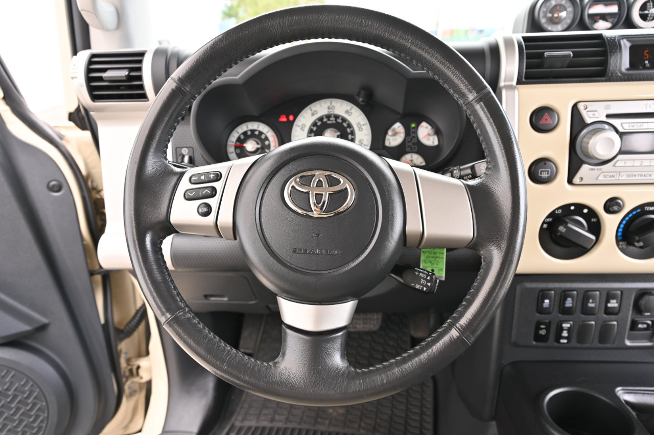 Used 2010 Toyota FJ Cruiser 4WD image 22
