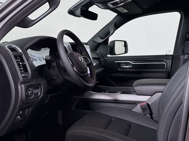 New 2026 RAM 1500 4x4 Crew Cab image 9