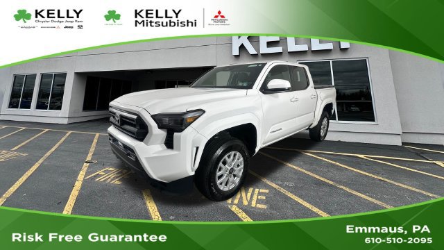 Used 2025 Toyota Tacoma SR5 AWD/4WD image 1