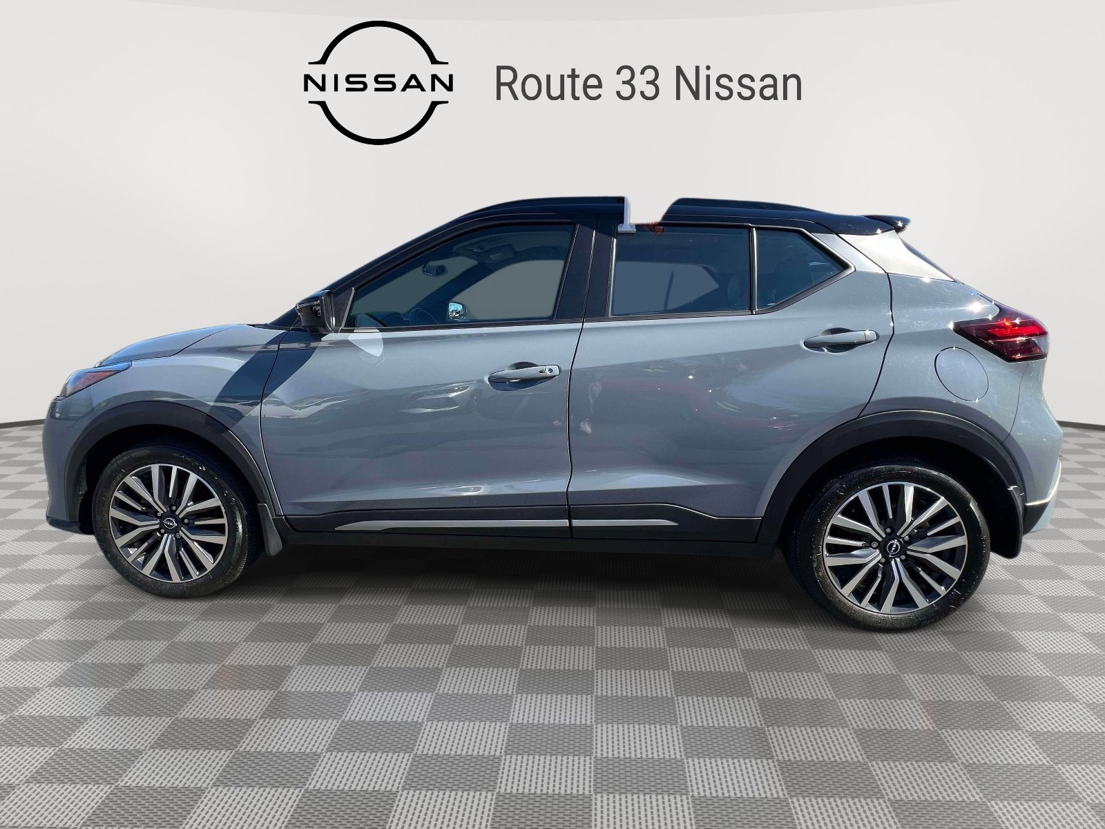 Used 2023 Nissan Kicks SR w/ SR Premium Package FWD image 5
