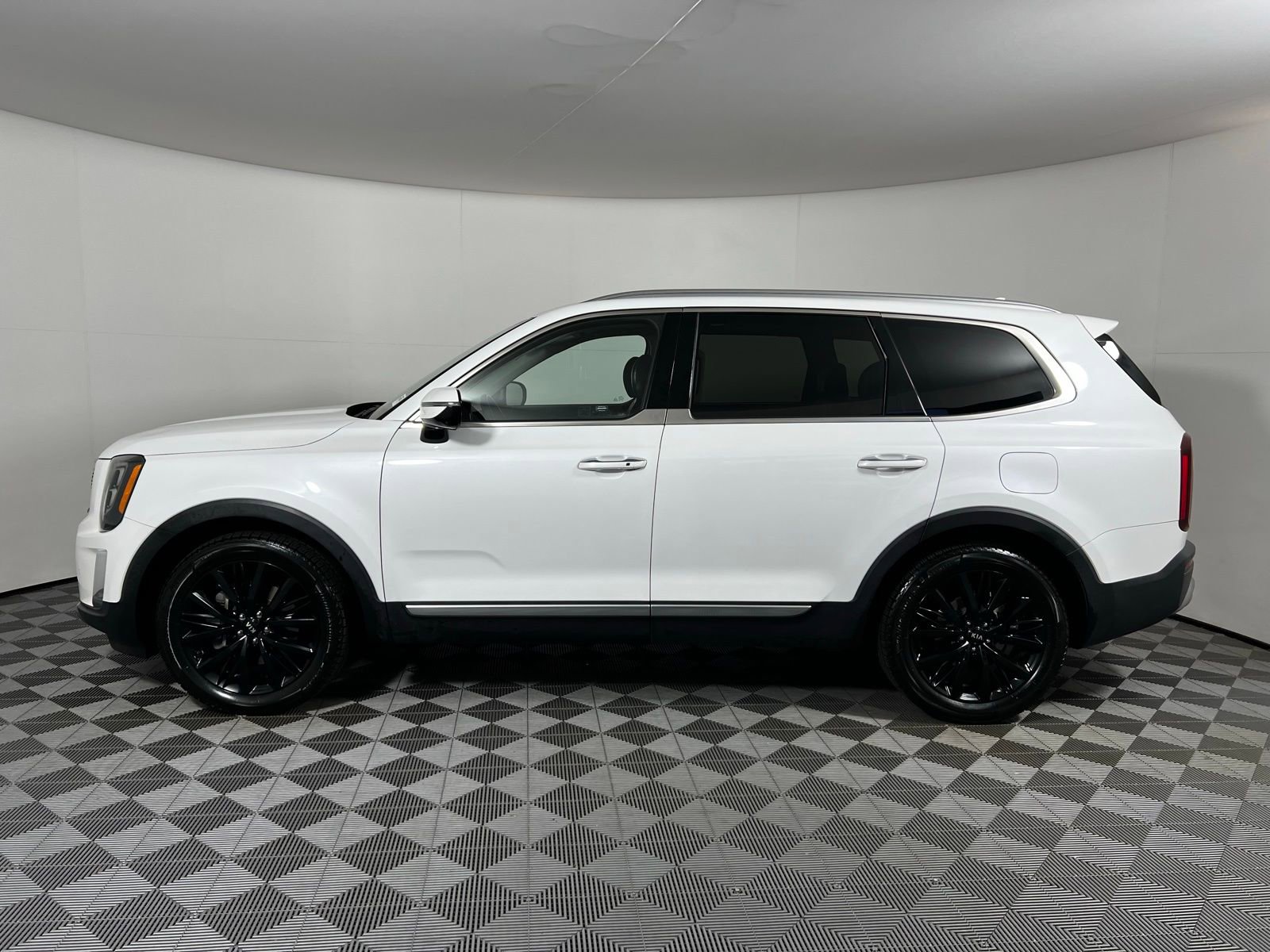 Used 2020 Kia Telluride SX w/ SX Prestige Package image 8