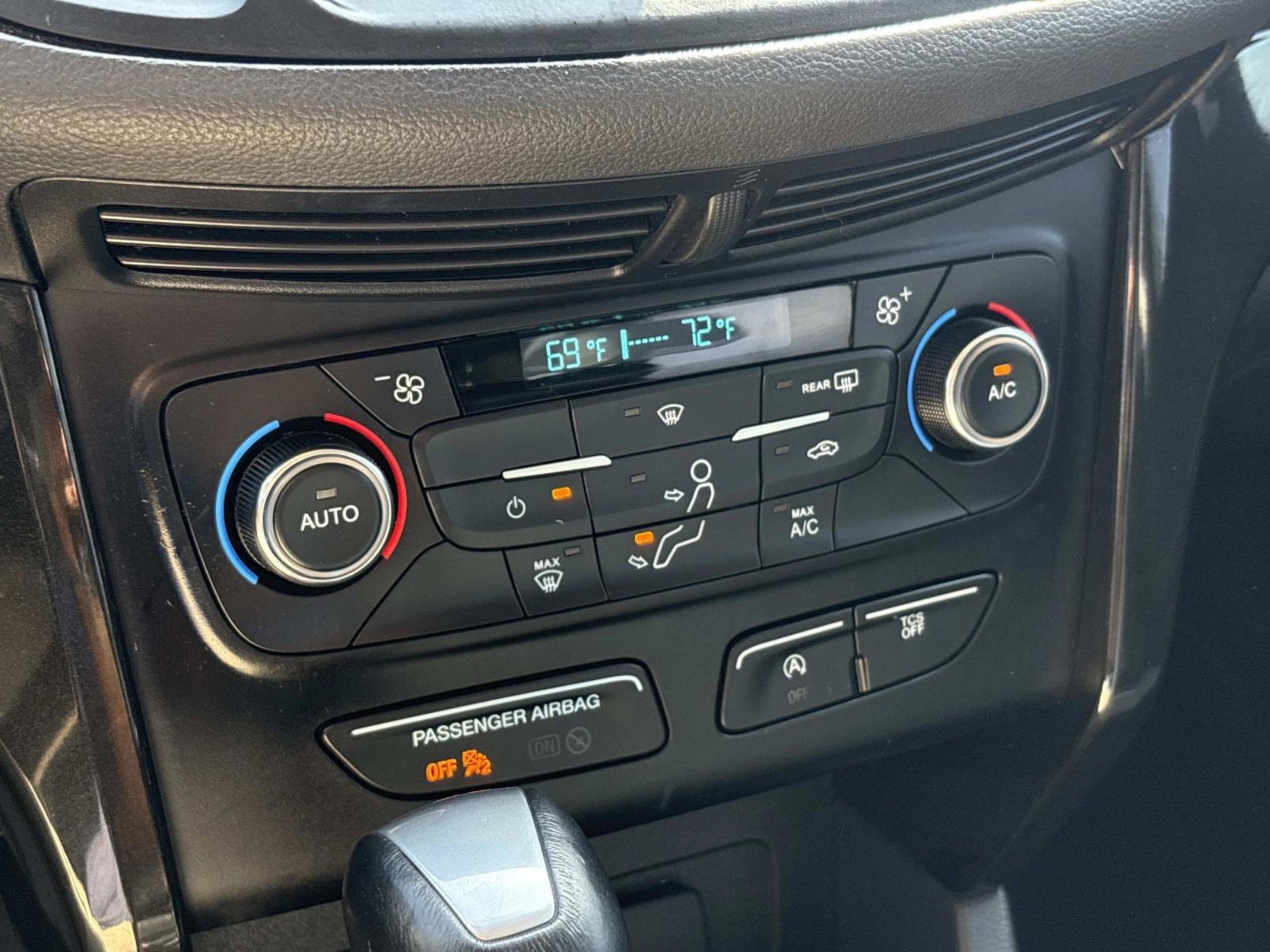 Used 2017 Ford Escape SE w/ Equipment Group 201A image 31