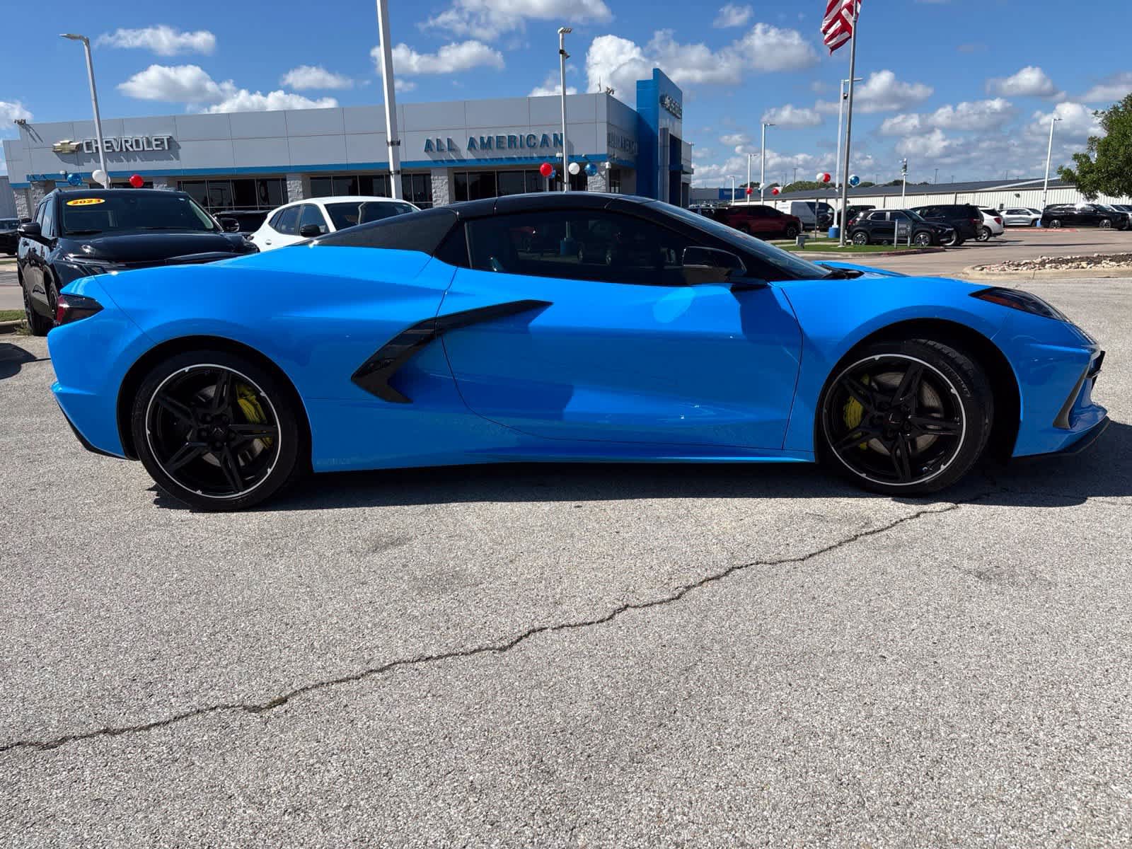 Used 2023 Chevrolet Corvette Stingray Premium Conv w/ Z51 Performance Package RWD image 4