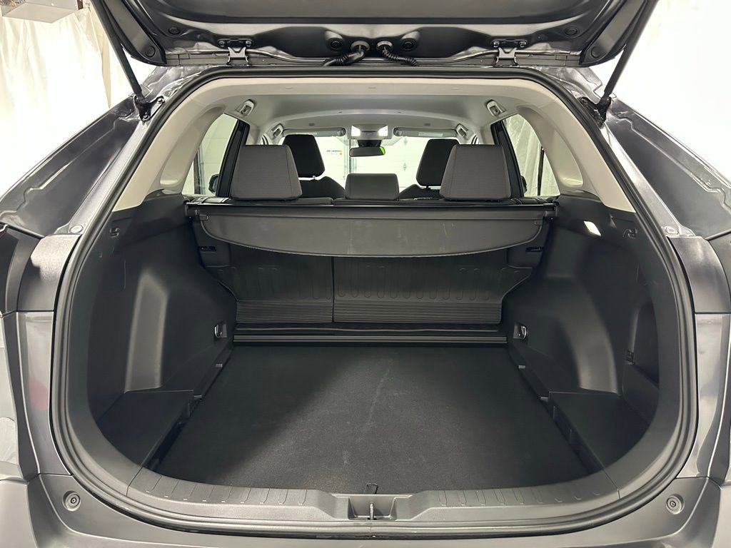 Used 2025 Toyota RAV4 XLE image 48