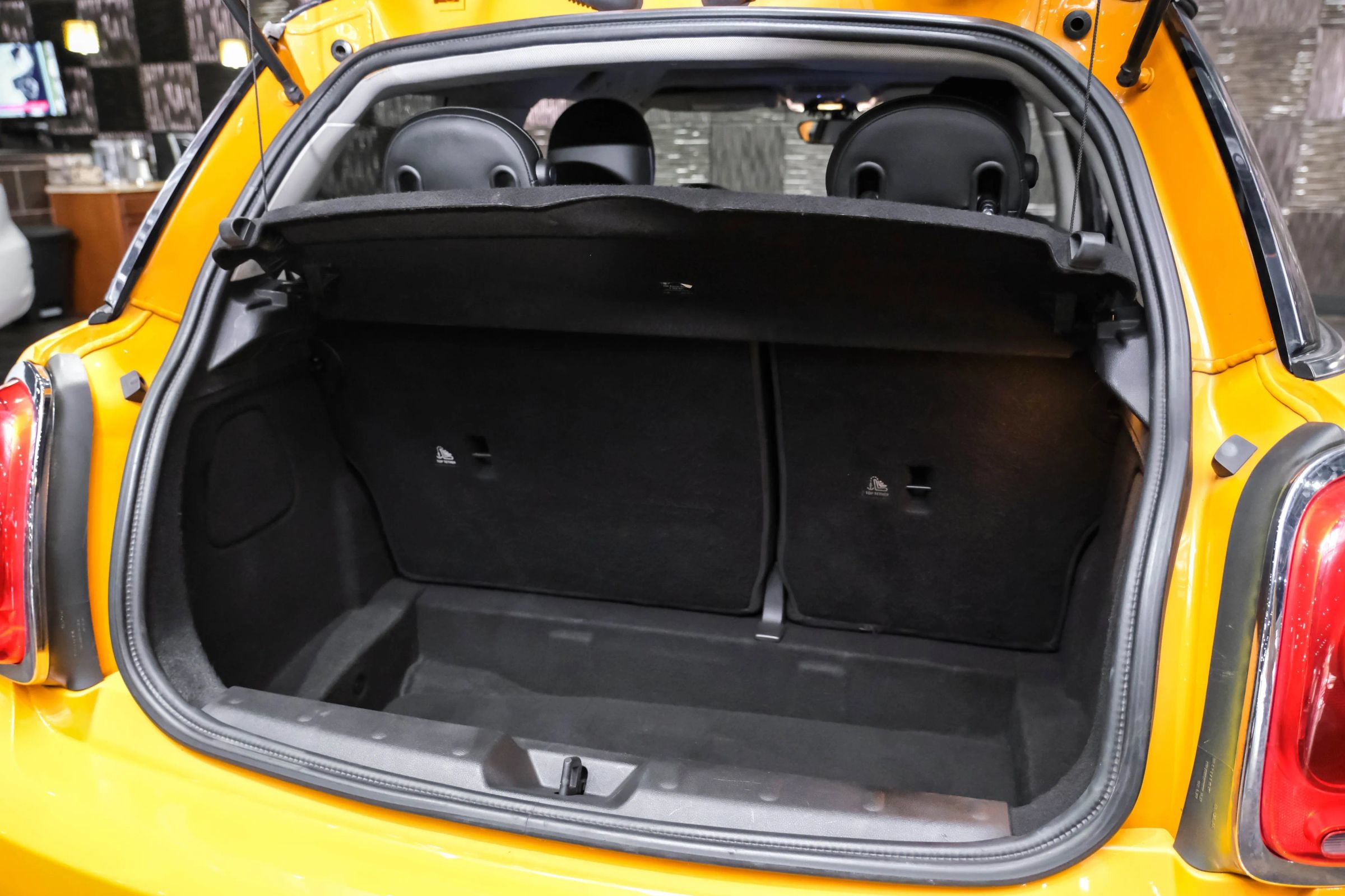 Used 2014 MINI Cooper 2-Door Hardtop FWD image 40