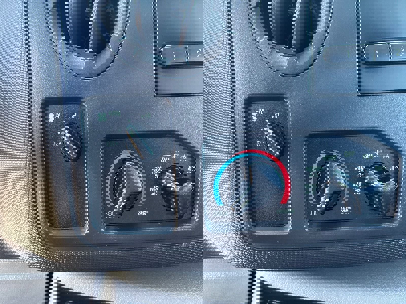 Used 2014 Ford E-250 and Econoline 250 w/ Power Group image 23