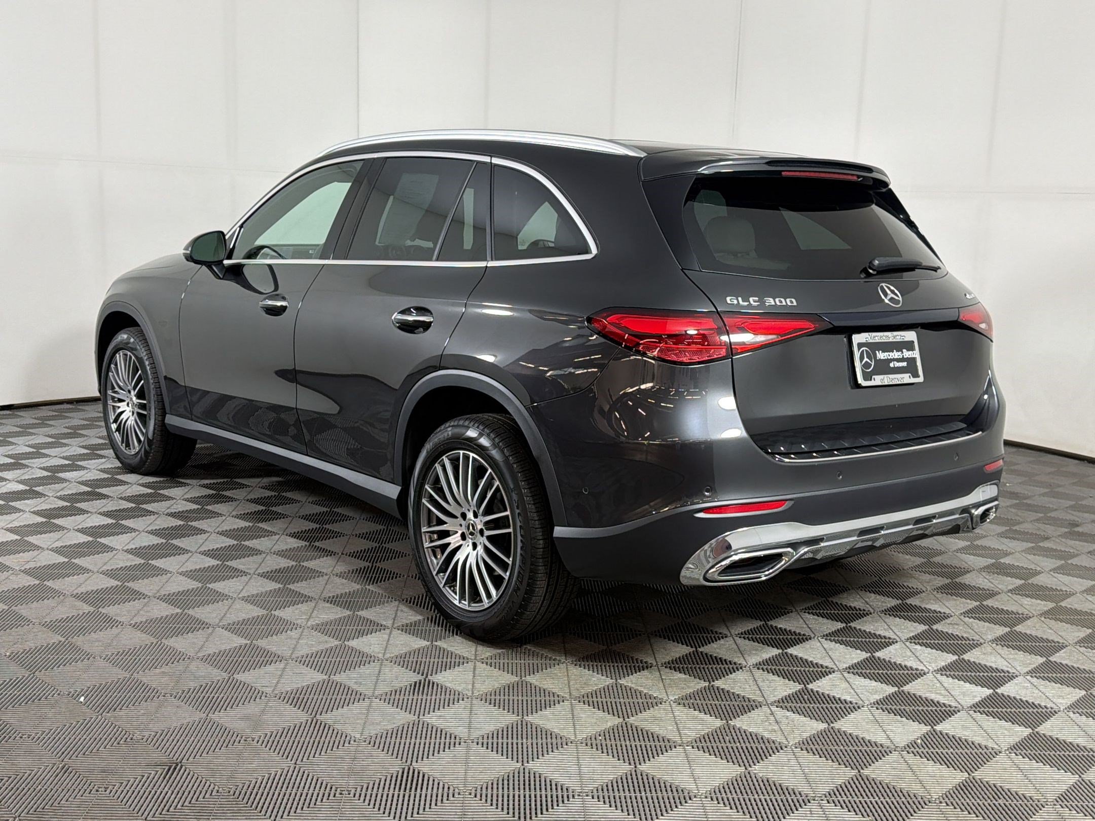 Certified 2025 Mercedes-Benz GLC 300 4MATIC image 3