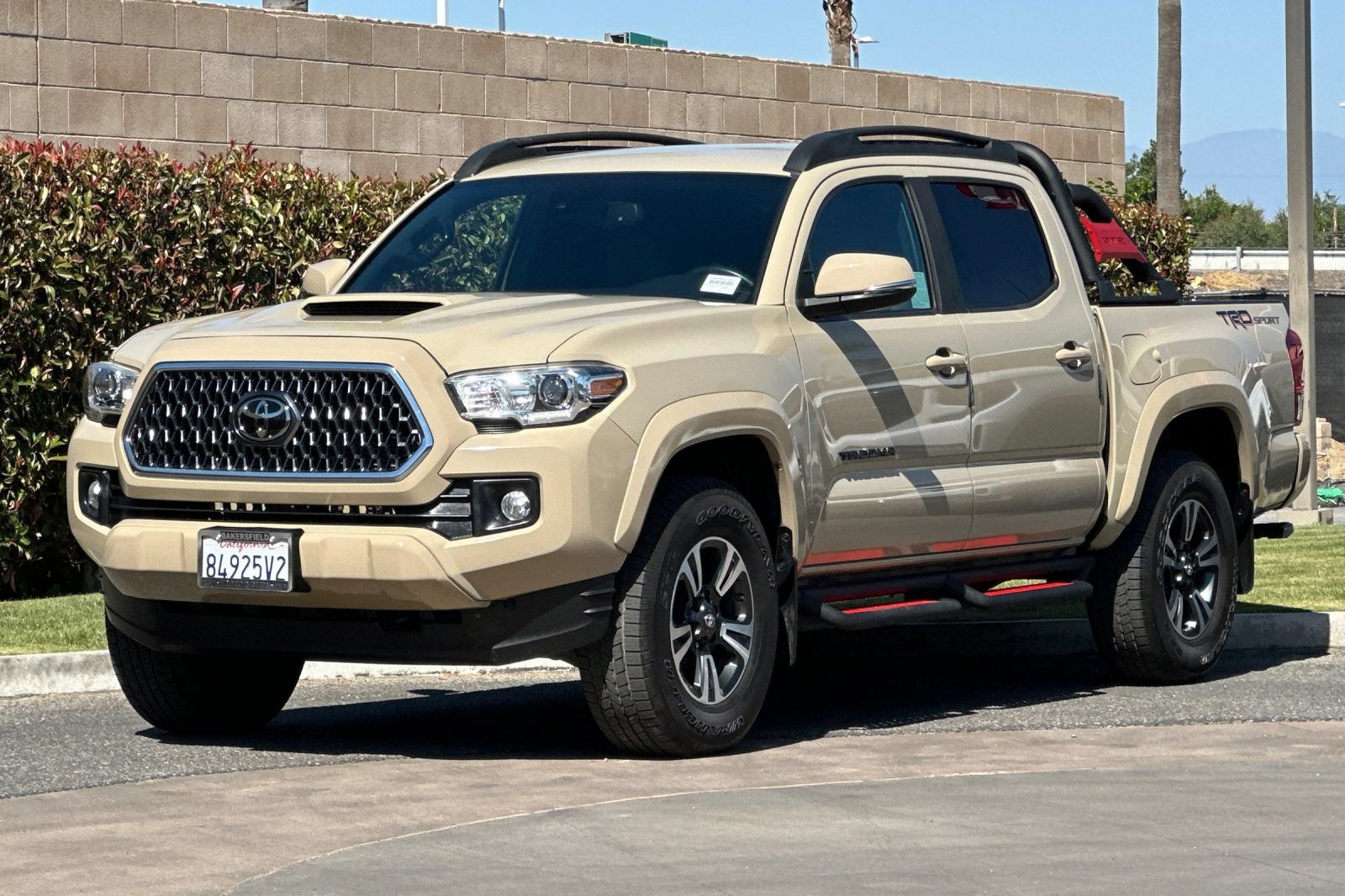 Used 2019 Toyota Tacoma TRD Sport w/ Exterior Package RWD image 8
