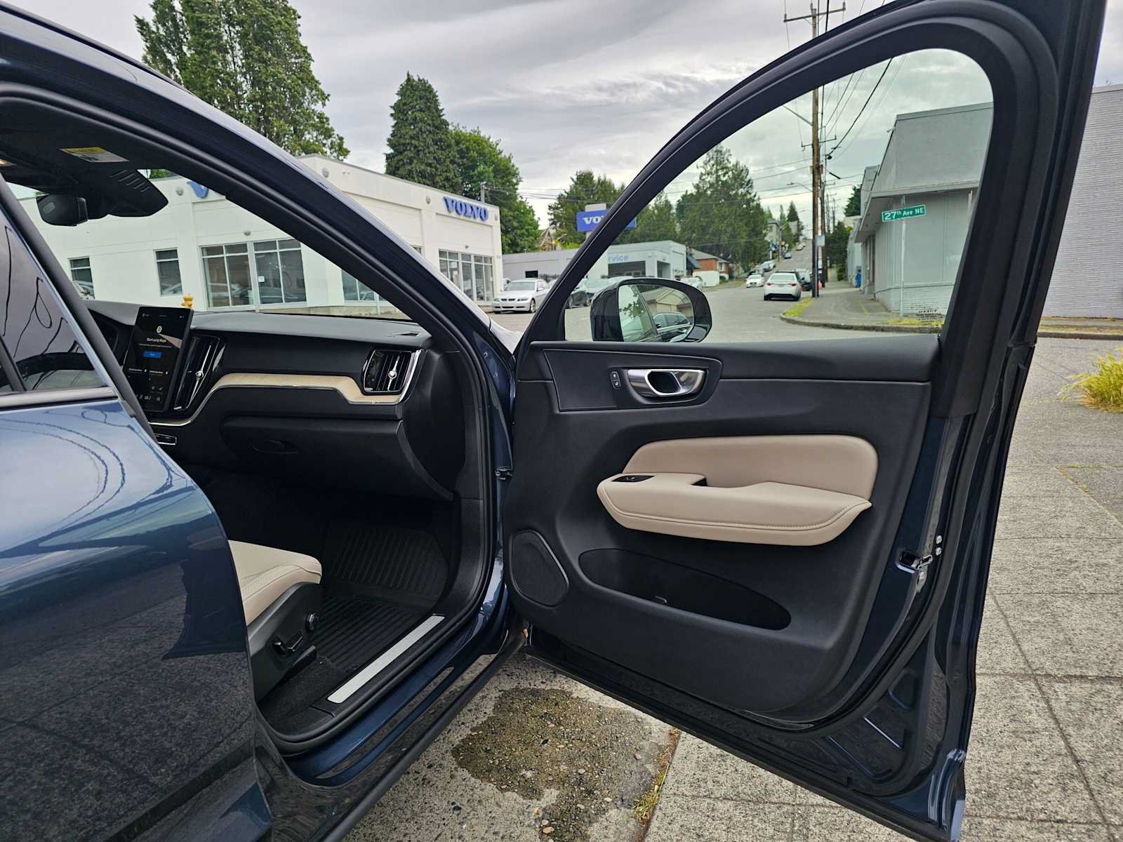 Certified 2026 Volvo XC60 B5 Plus w/ Protection Package Premier AWD/4WD image 10