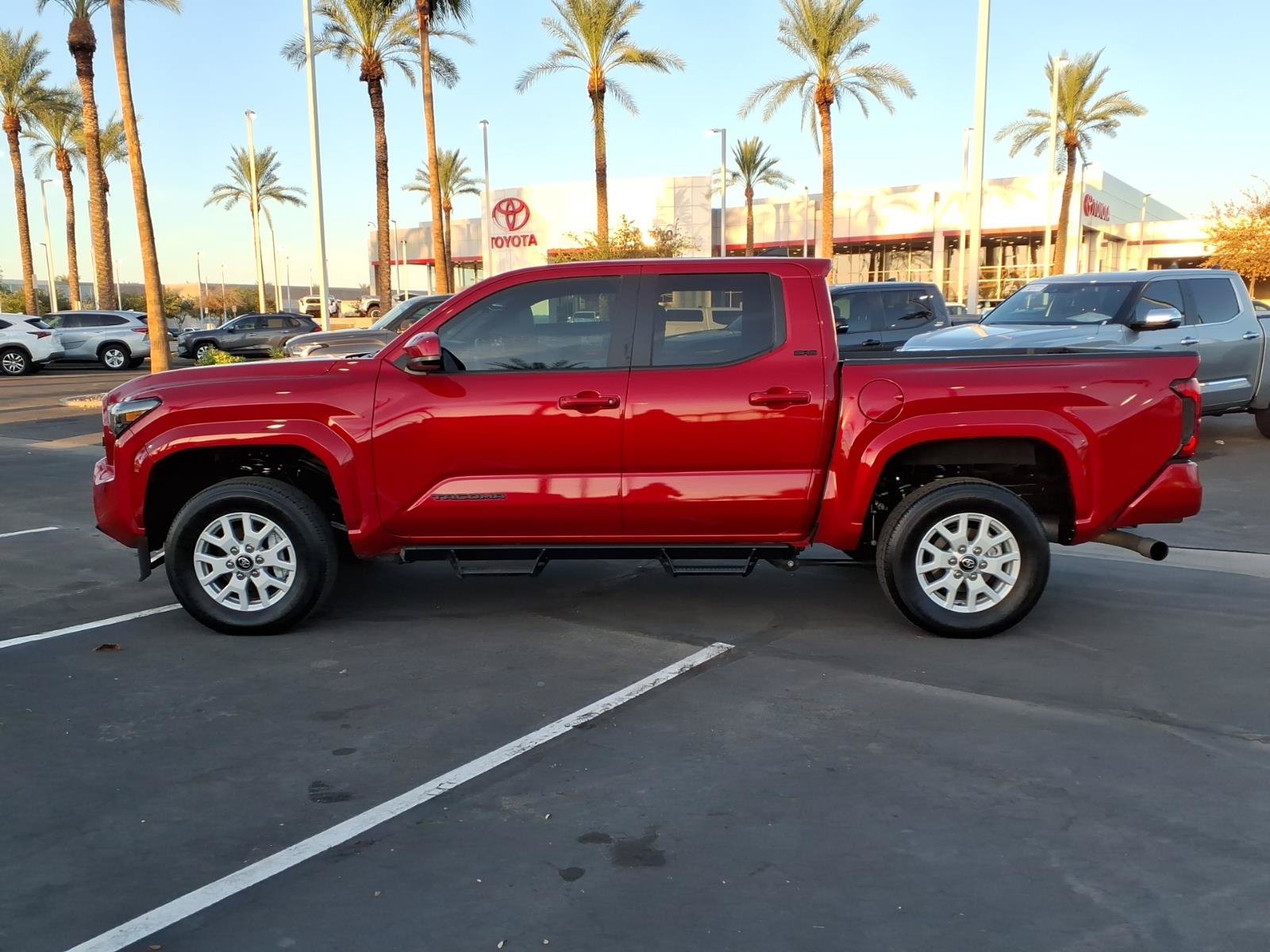 Certified 2025 Toyota Tacoma SR5 AWD/4WD image 7