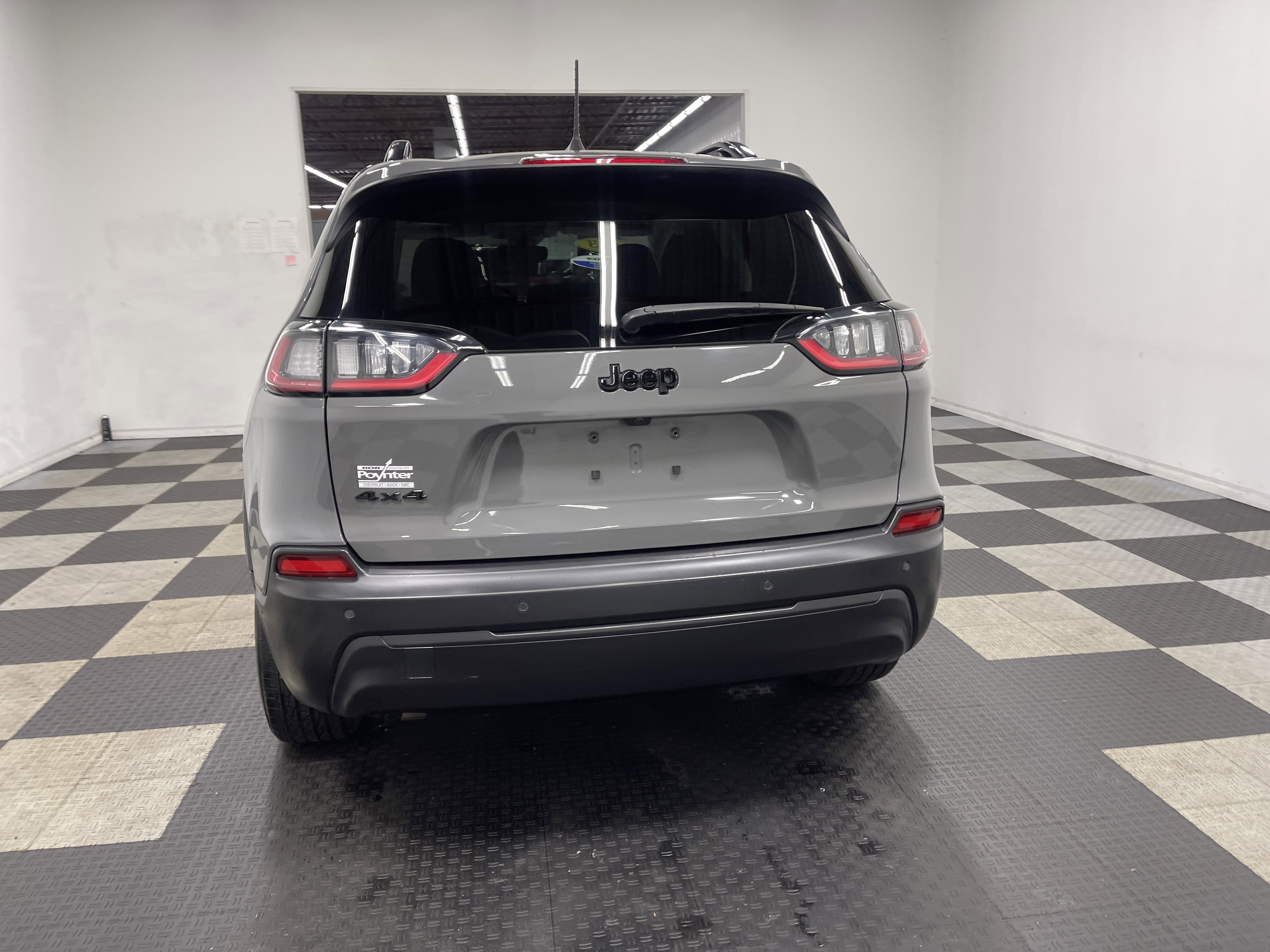 Used 2023 Jeep Cherokee Altitude Lux image 3