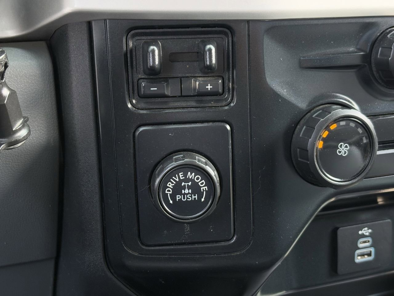 Used 2023 Ford F250 XL image 21