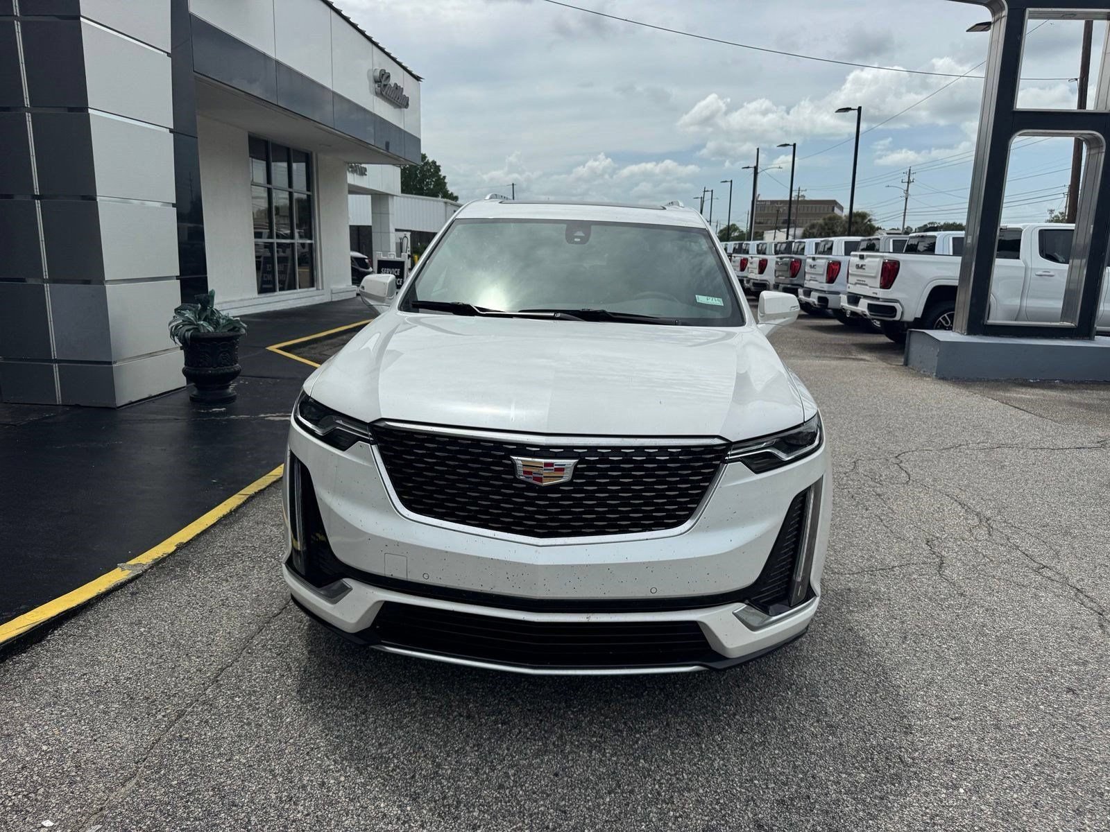 Certified 2024 Cadillac XT6 Luxury w/ LPO, Floor Liner Package AWD/4WD image 7