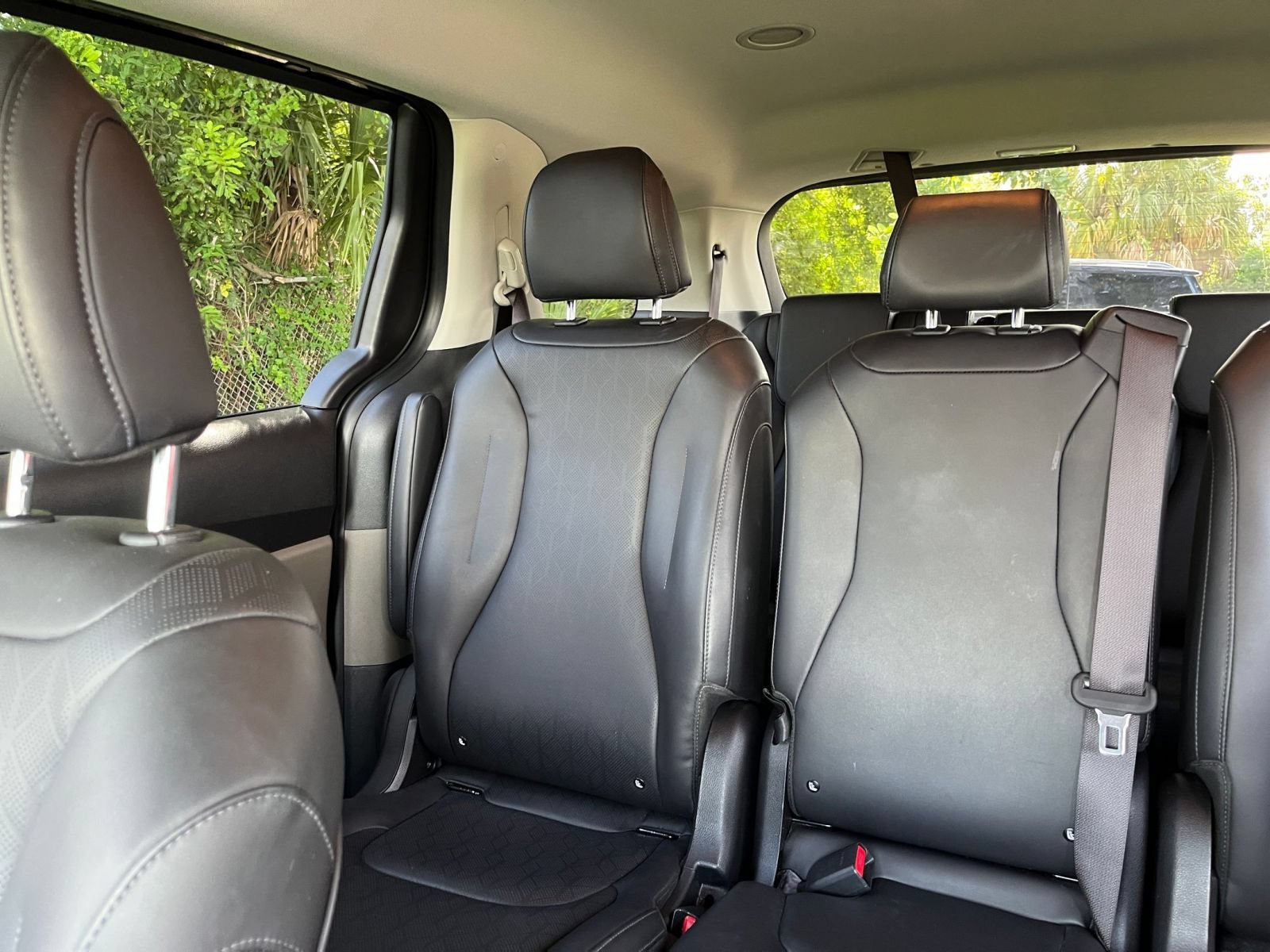 Used 2026 Kia Carnival FWD image 40