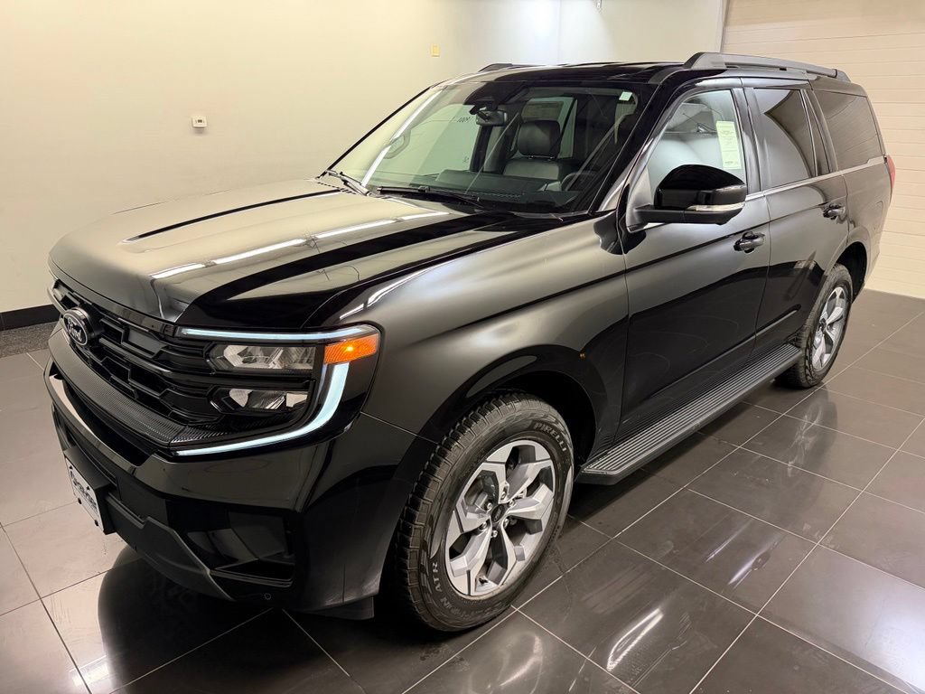 New 2027 Ford Expedition Active AWD/4WD image 3