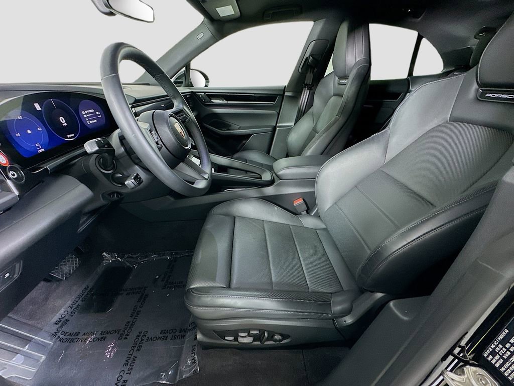 Certified 2025 Porsche Macan Electric RWD image 5