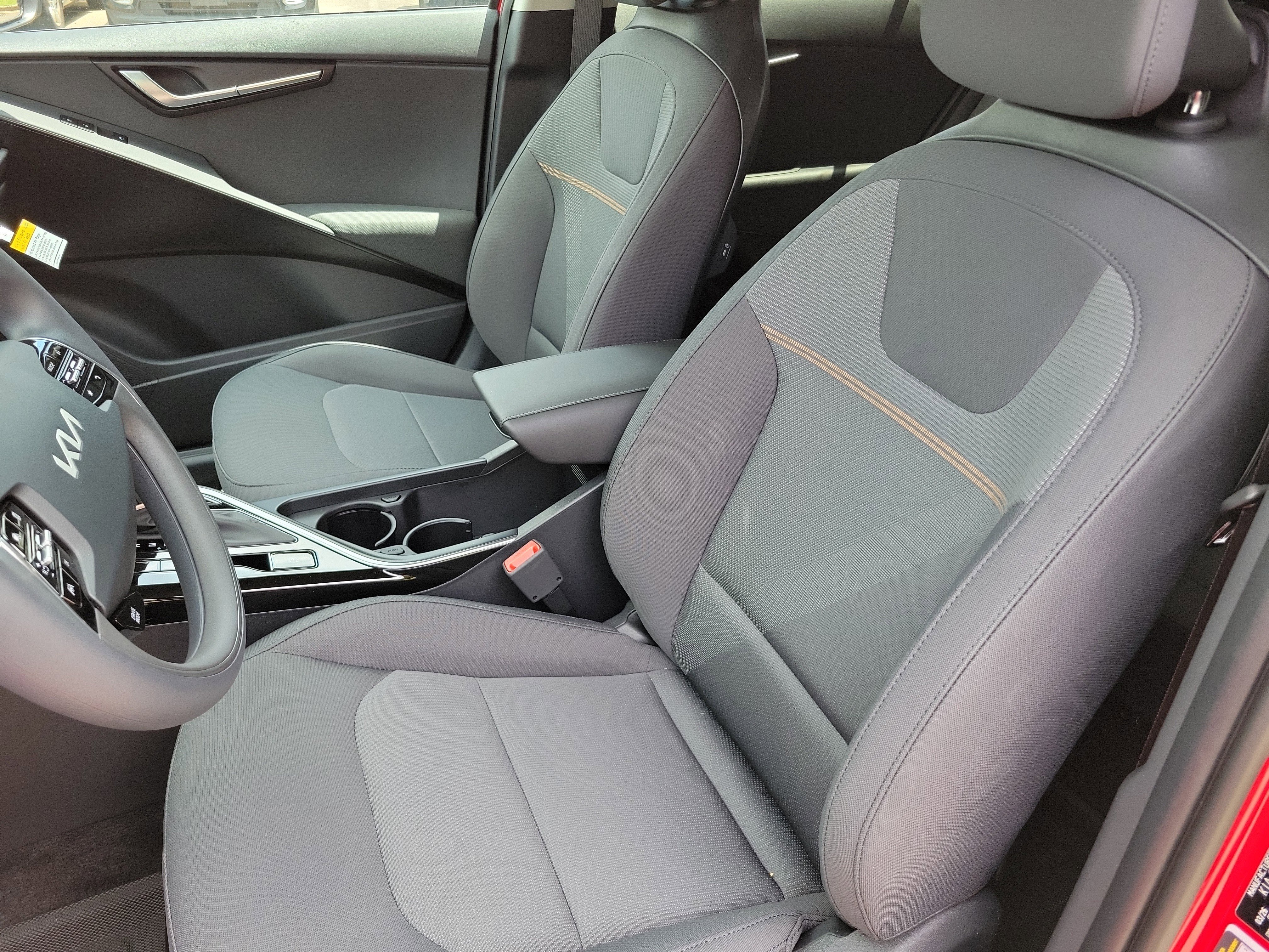 New 2026 Kia Niro LX FWD image 4