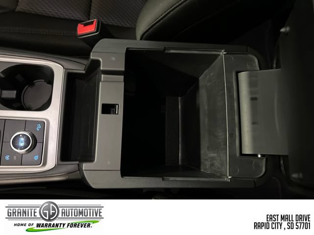 Used 2024 Ford Explorer XLT AWD/4WD image 23