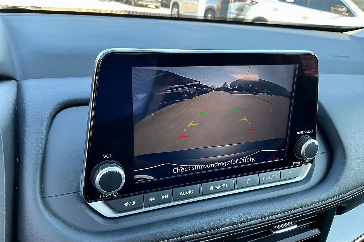 Used 2025 Nissan Rogue SV AWD/4WD image 23