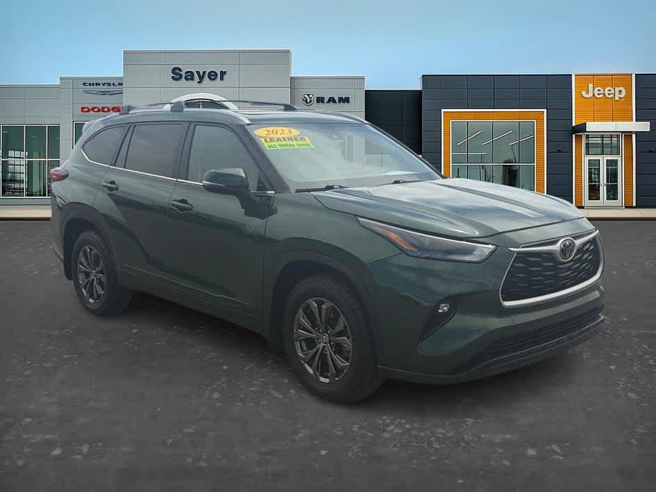 Used 2023 Toyota Highlander XLE