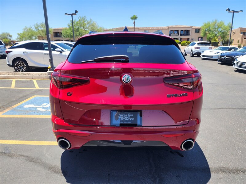 Used 2021 Alfa Romeo Stelvio Ti w/ Nero Edizione AWD/4WD image 4