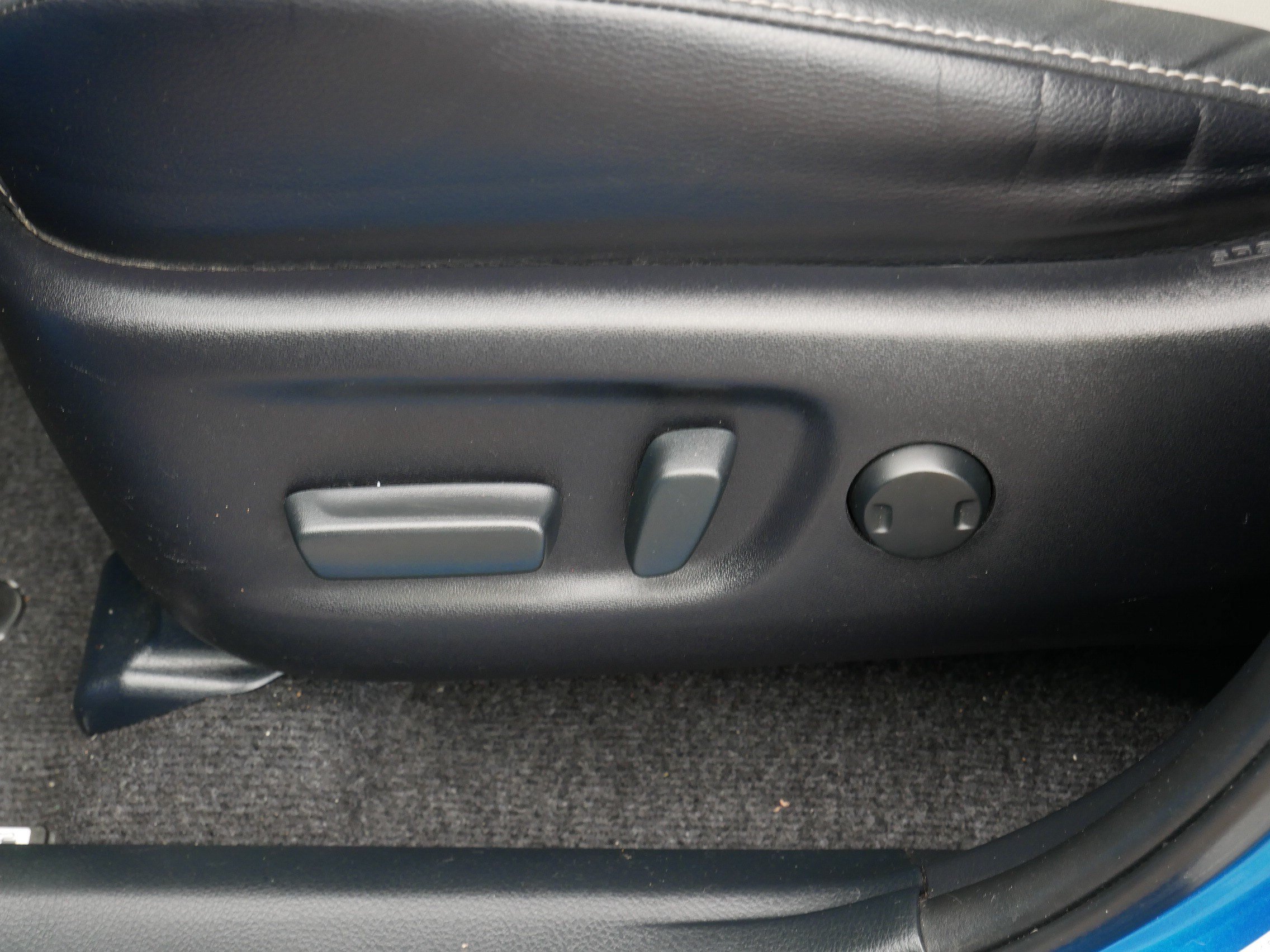 Used 2017 Toyota RAV4 Limited w/ Carpet Mat Package AWD/4WD image 19