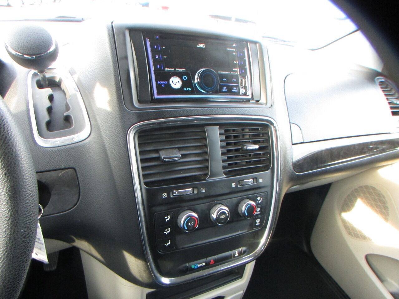 Used 2013 Dodge Grand Caravan American Value Package FWD image 50