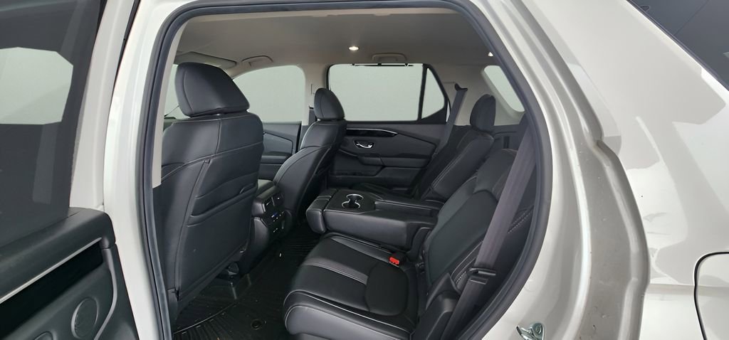 Used 2025 Honda Pilot EX-L image 11