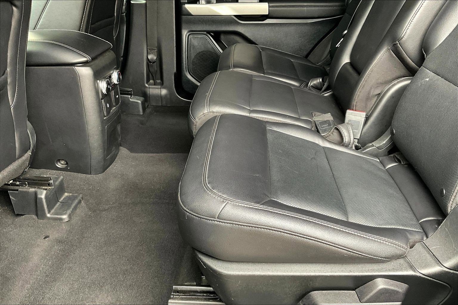 Used 2023 Ford Explorer Limited image 17