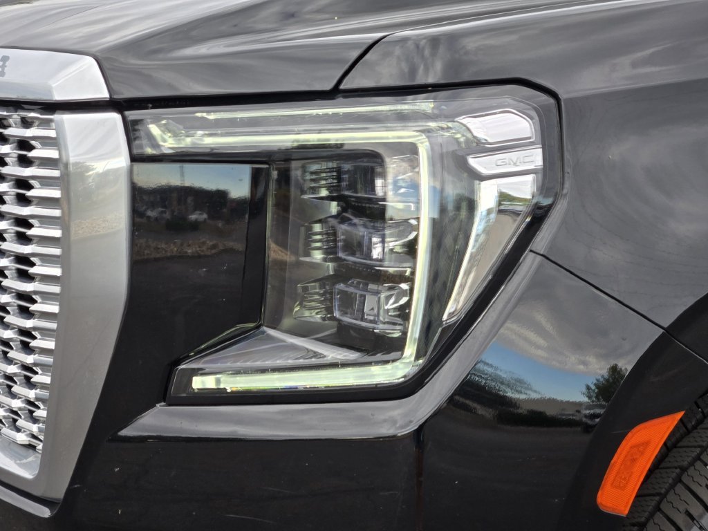 Certified 2024 GMC Yukon XL Denali AWD/4WD image 5