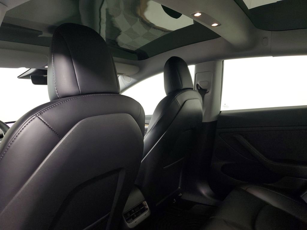 Used 2021 Tesla Model 3 Standard Range Plus image 12