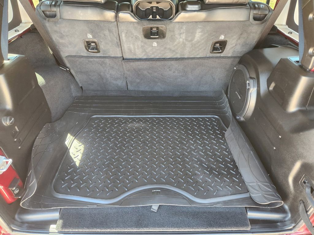 Used 2021 Jeep Wrangler Unlimited Sahara AWD/4WD image 34