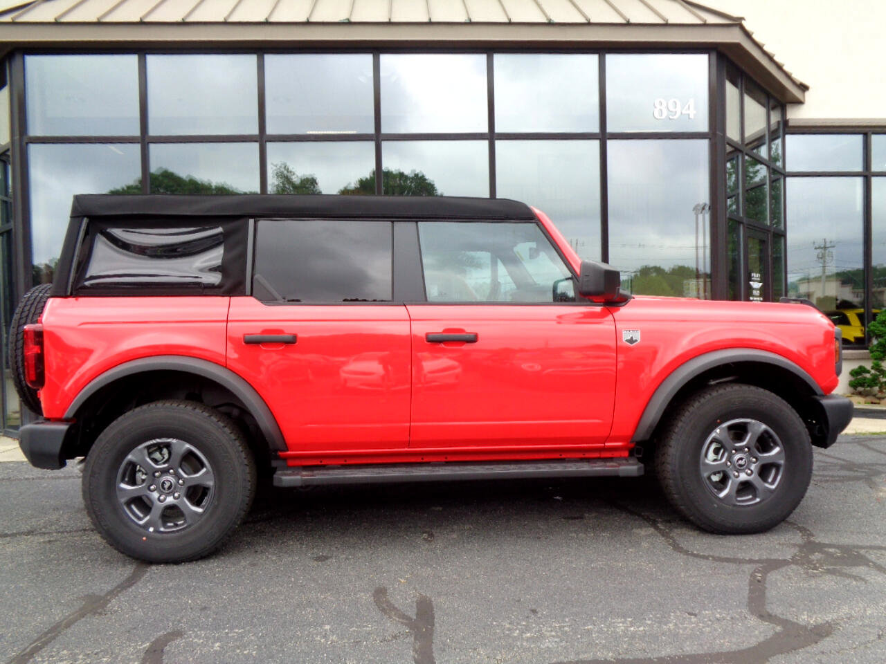 Used 2023 Ford Bronco Big Bend image 4