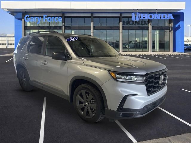 Certified 2025 Honda Pilot Sport image 1