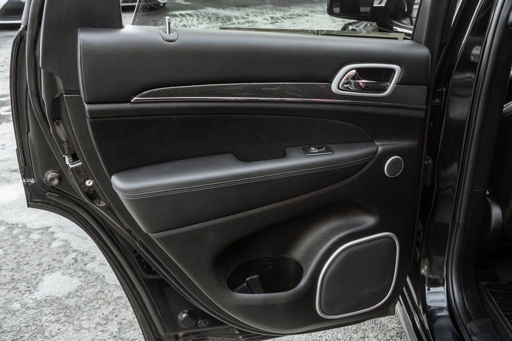 Used 2020 Jeep Grand Cherokee SRT image 33