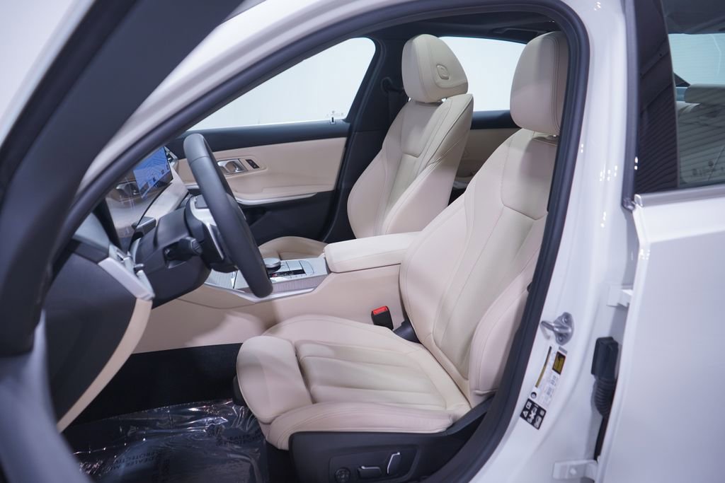 Used 2025 BMW 330i xDrive Sedan image 7