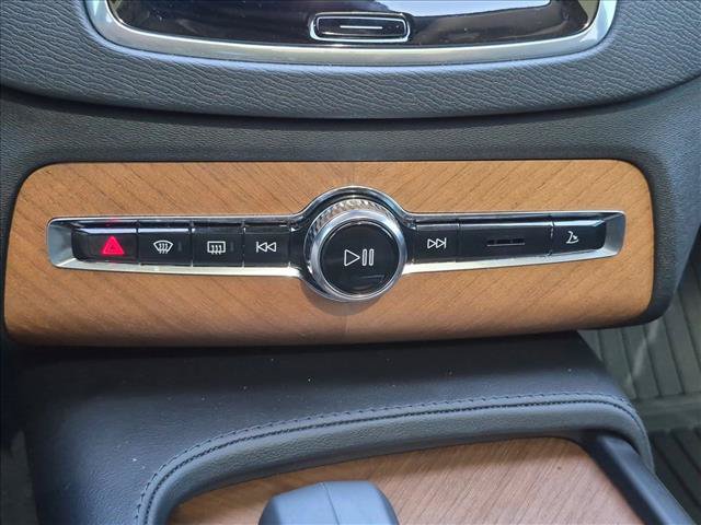 Used 2024 Volvo XC90 B5 Plus w/ Protection Package Premier AWD/4WD image 15