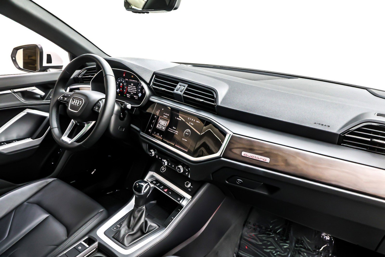 Used 2025 Audi Q3 2.0T Premium Plus w/ Premium Plus Package image 17