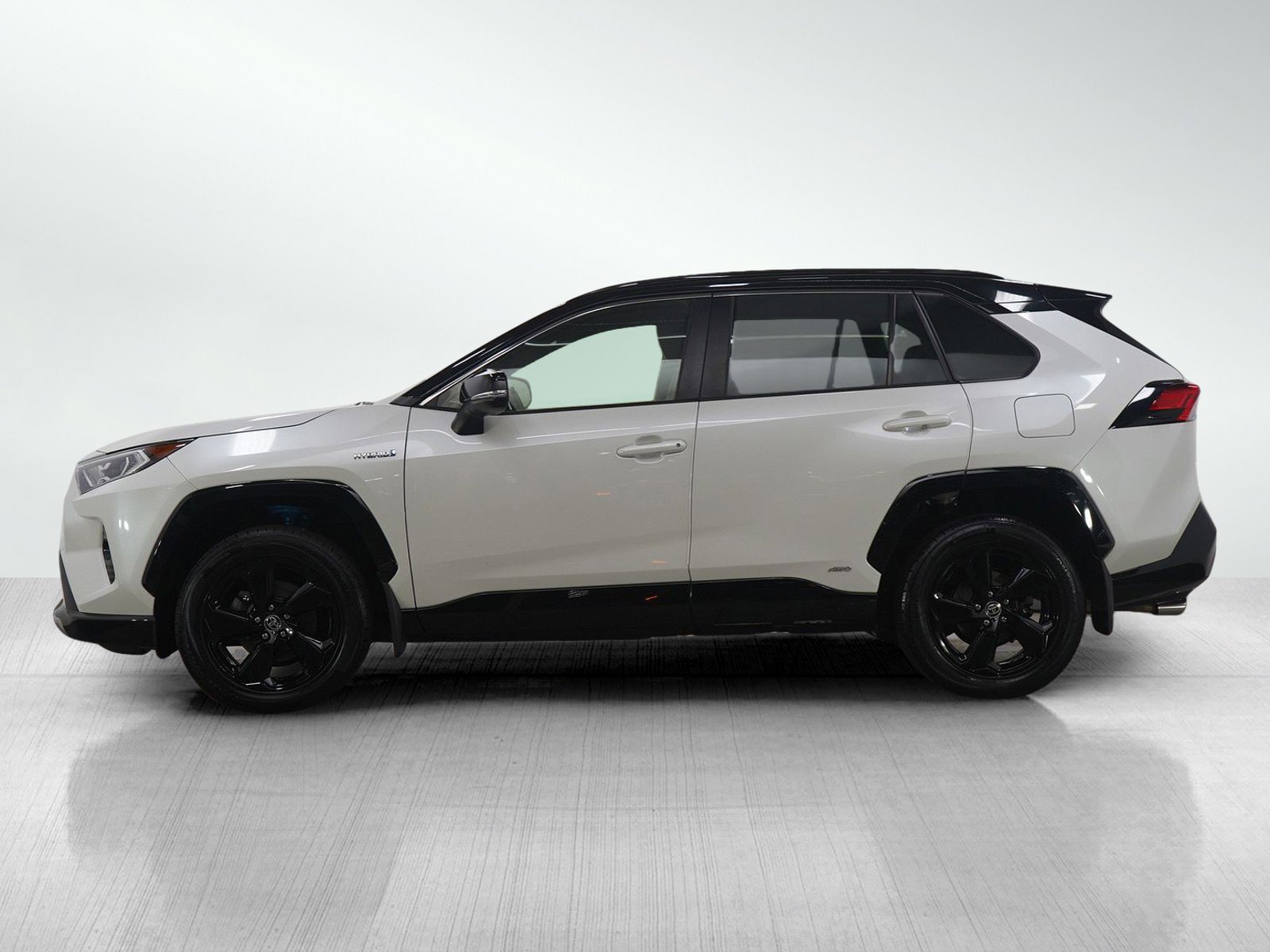 Used 2020 Toyota RAV4 XSE image 2