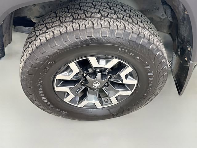 Used 2022 Toyota Tacoma TRD Off-Road w/ TRD Premium Off Road Package AWD/4WD image 31